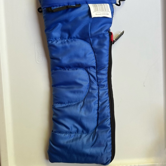 Store Display Coleman doll sized sleeping bag (action figure NOT included) - Picture 6 of 6